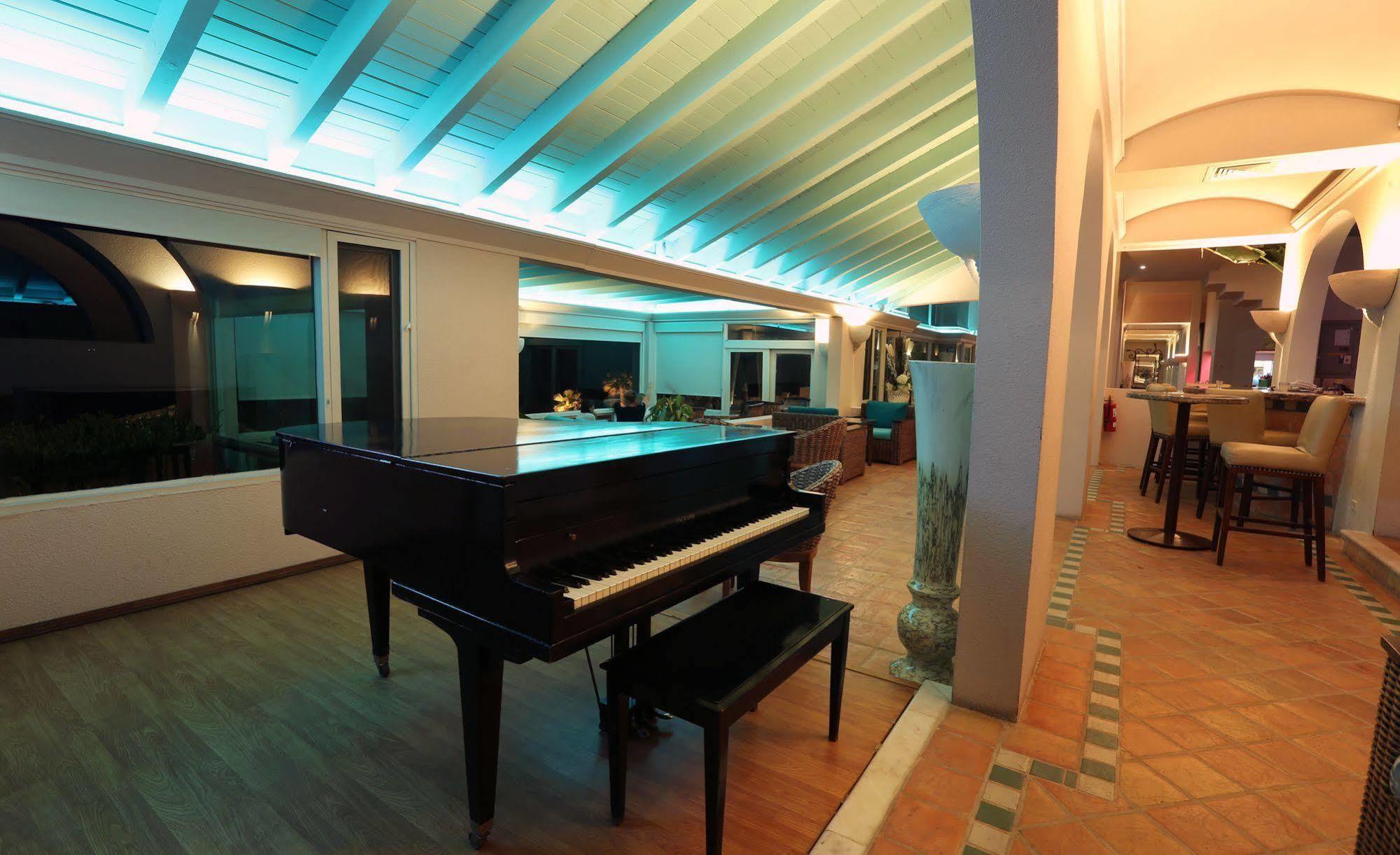 אנסנאדה Hotel Las Rosas & Spa מראה חיצוני תמונה